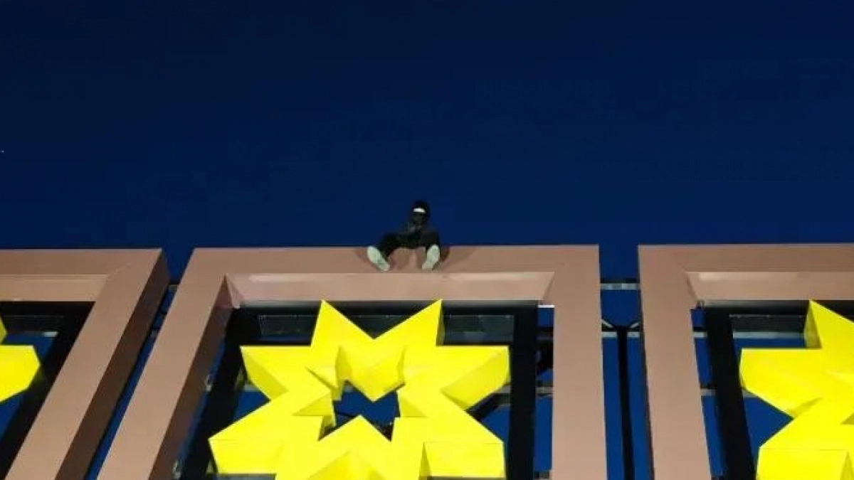 Чебоксарские подростки рискуют жизнью и нарушают закон, вламываясь на крыши ради роликов в соцсетях