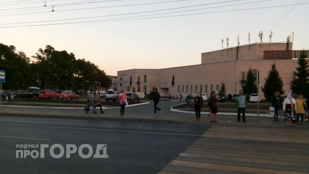 У ДК тракторостроителей временно закроют стоянку и проезд
