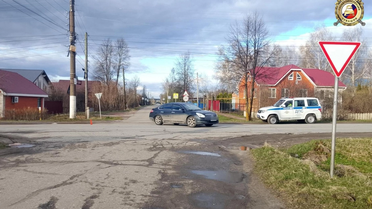 В чувашском поселке любитель превышать скорость сбил женщину, которая неправильно переходила дорогу