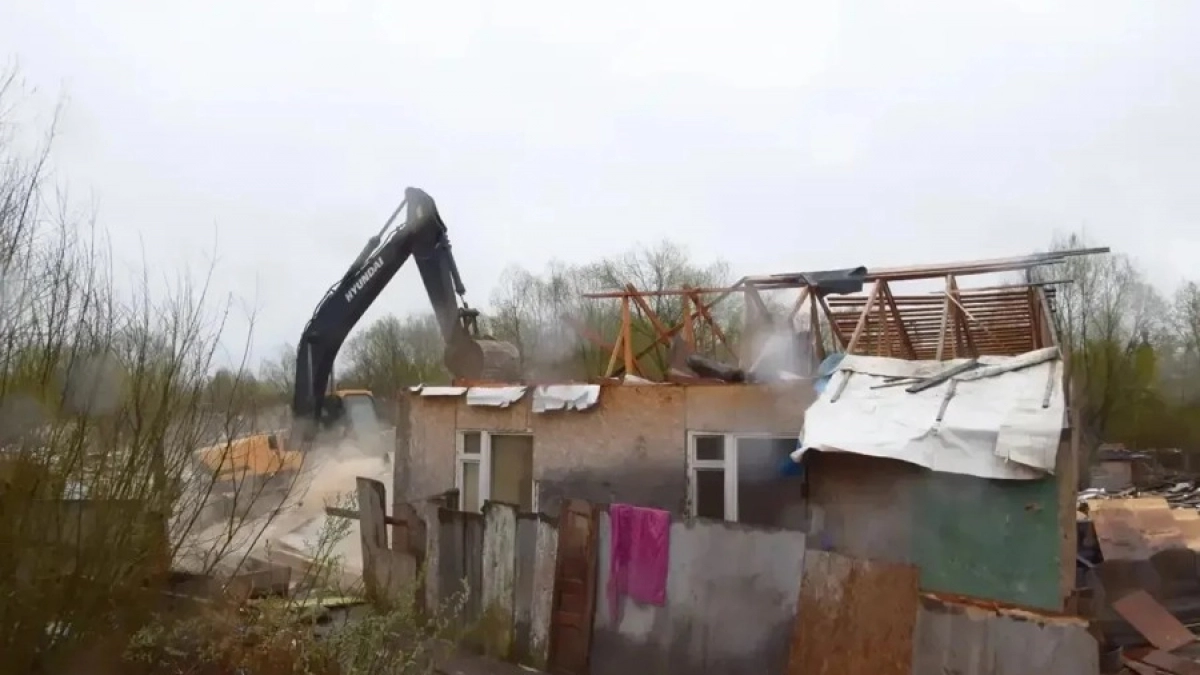В Альгешево продолжают сносить незаконные постройки