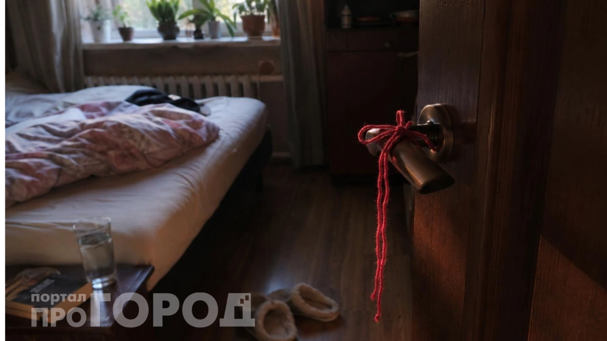 Красная нить на дверной ручке: зачем ее вешают перед сном и что это меняет – работает лучше современных средств 