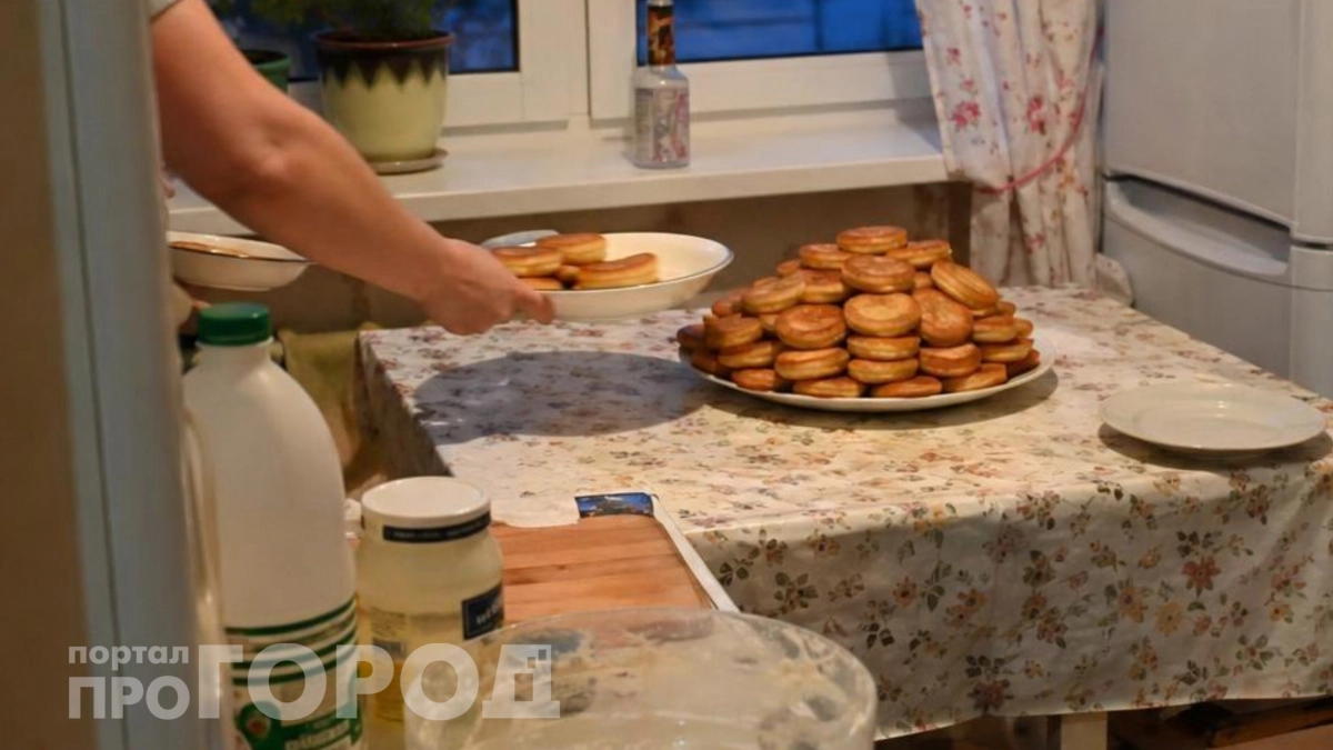 Эти пышки сметают со стола сразу: взбиваю кефир с майонезом – и через 15 минут гора вкуснятины