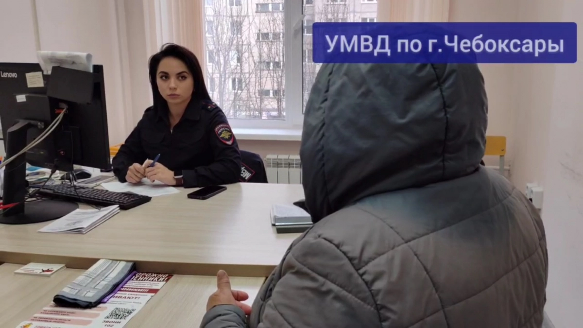 Чтобы доказать, что не спонсировала ВСУ, пожилая чебоксарка отвезла мошенникам два миллиона рублей
