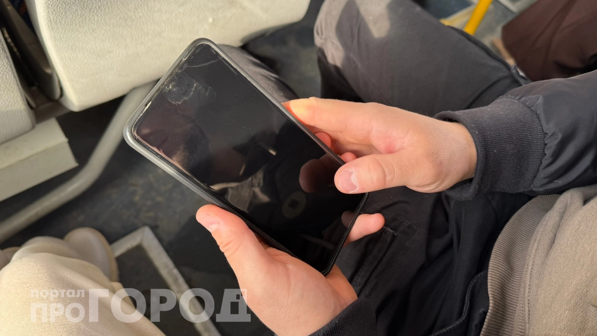 Ваш телефон подслушивает: одна настройка в смартфоне, которую нужно отключить прямо сейчас