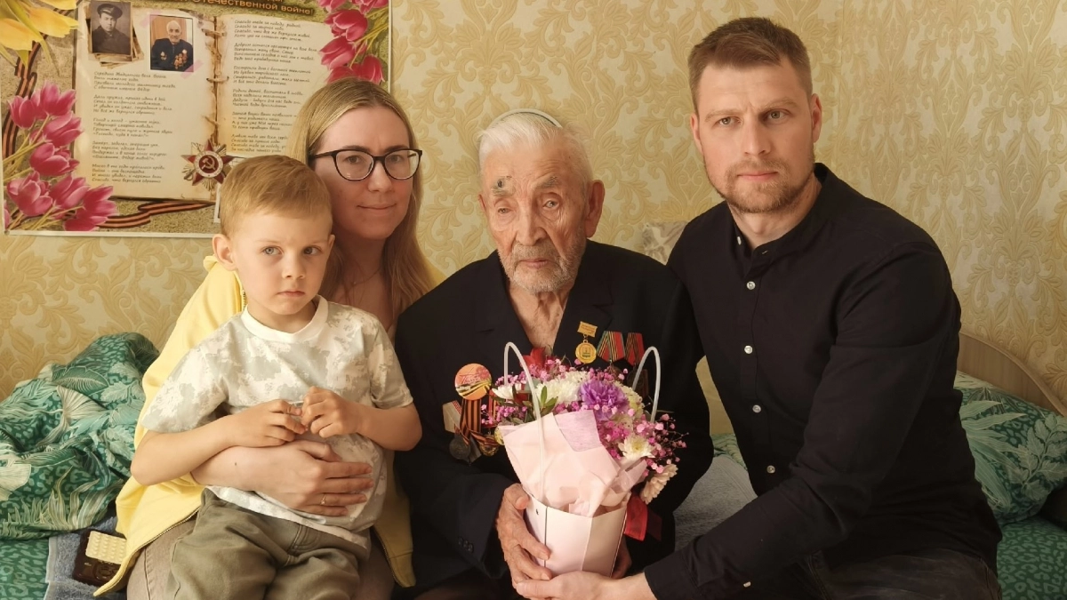 Вражеские листовки из самолета, операция без наркоза: ветеран ВОВ рассказывает о тяжелом военном прошлом