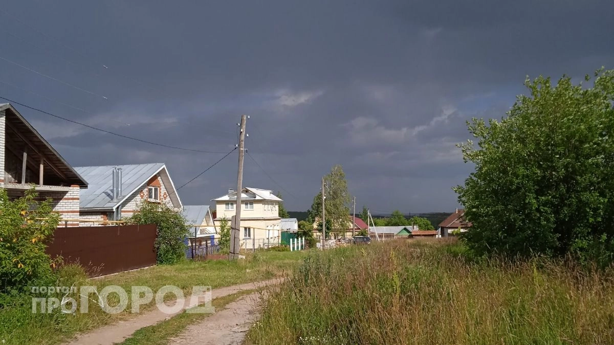 МЧС Чувашии предупреждает жителей о надвигающейся грозе