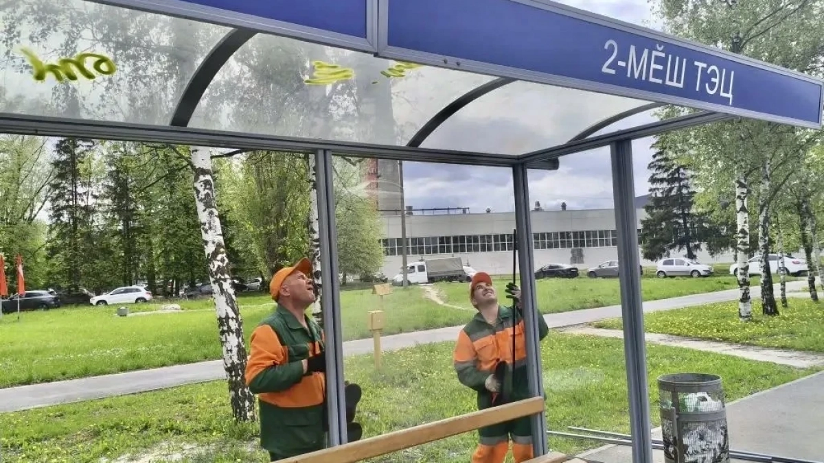 Вандалы повредили несколько остановок во время майских праздников в Чебоксарах