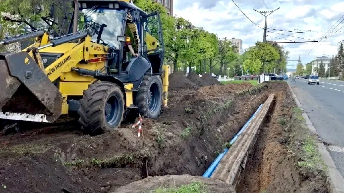 В Чебоксарах переделывают остановку "Дом торговли"