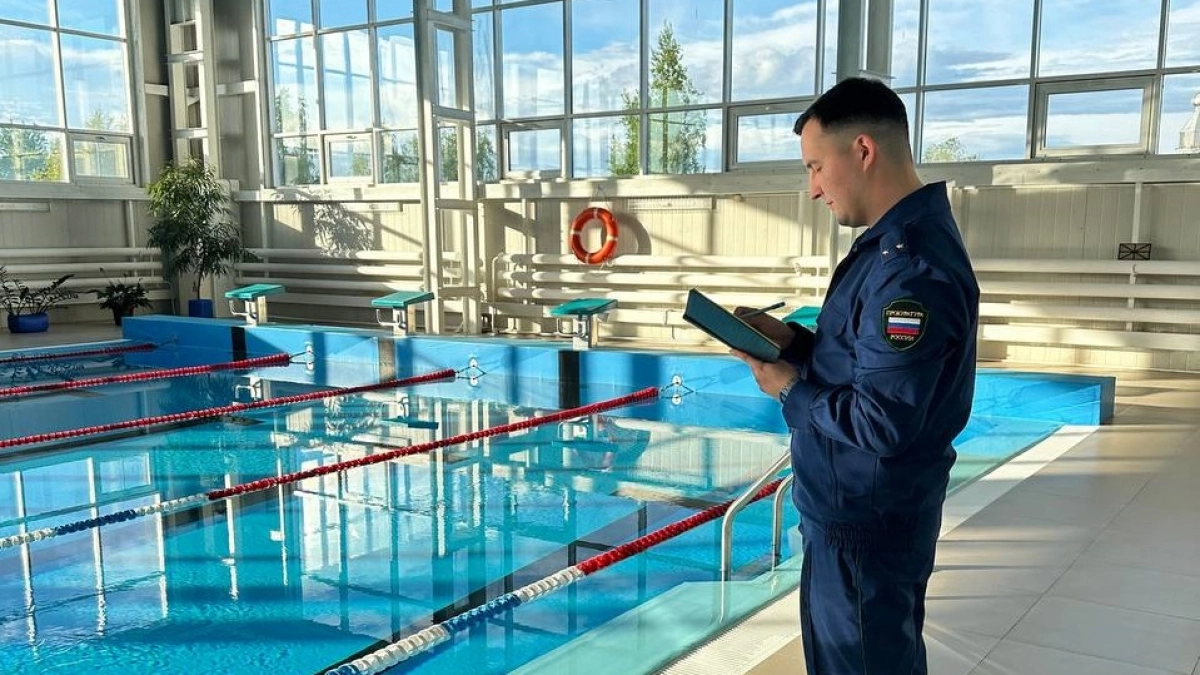 В Ибресинском районе после прокурорской проверки директору спортшколы придется докупить недостающее оборудование