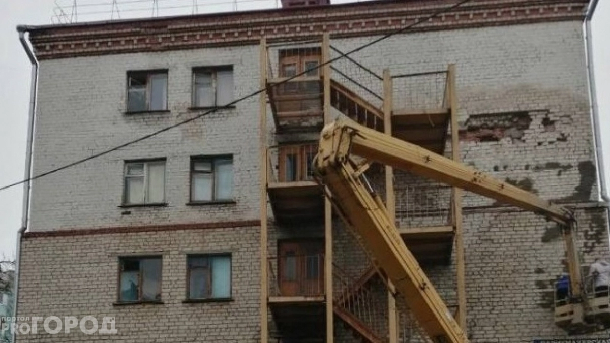 В Новочебоксарске все больше жалоб на сырость и плесень: что происходит со старым жилфондом