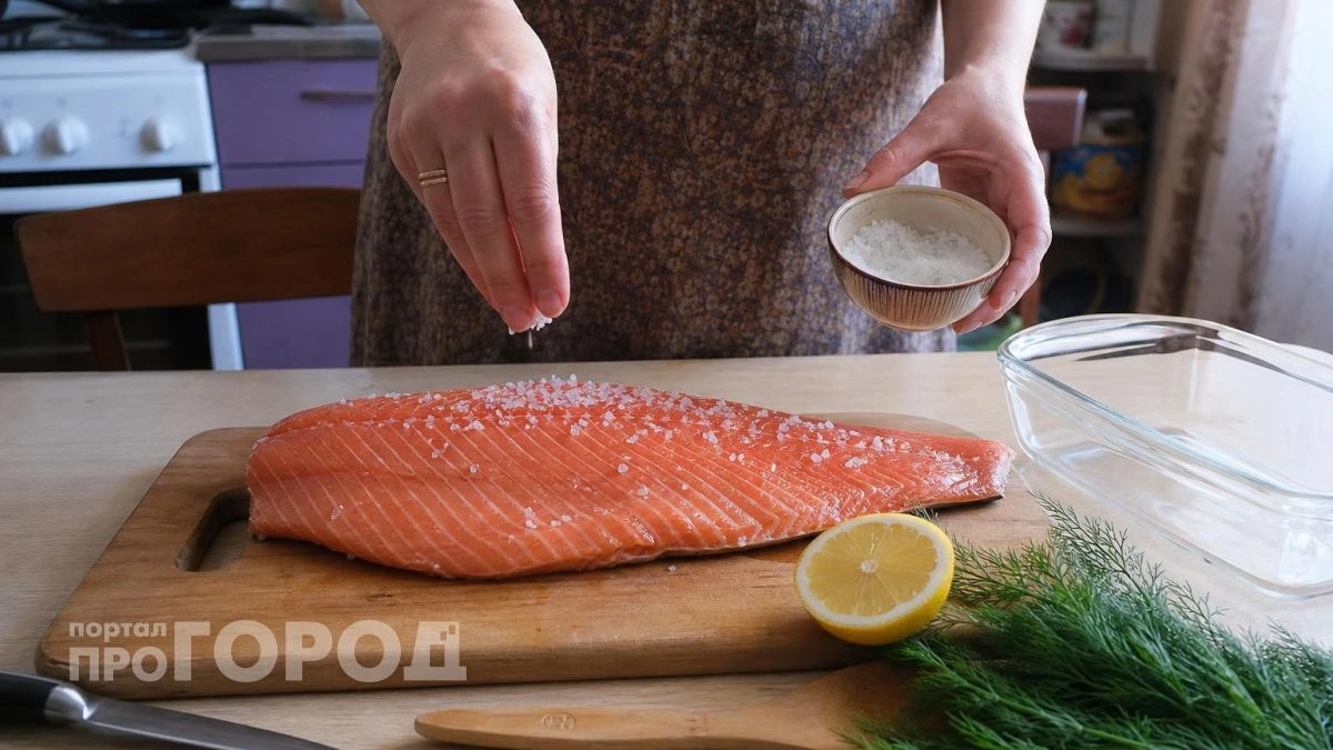 Больше не переплачиваю за магазинную рыбу: мой простой рецепт засолки делает семгу нежнее любого деликатеса