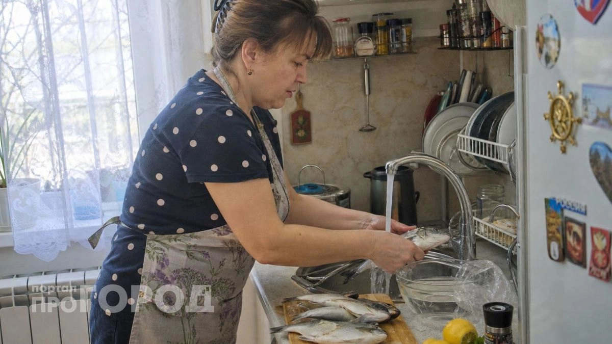 Вы рискуете здоровьем всей семьи: совершаете эту простую ошибку при разморозке рыбы каждый раз