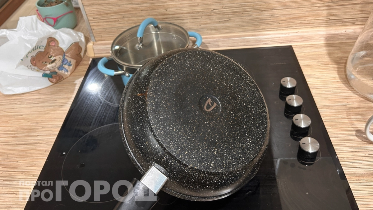 Все сковородки и кастрюли дома блестят как новые: ресторанный способ мыть жирную посуду без химии