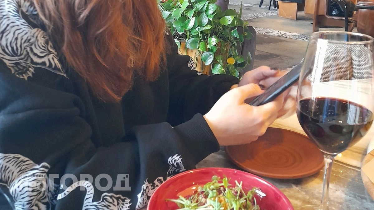 Родители получат новые выплаты, а купить телефонный номер станет сложнее