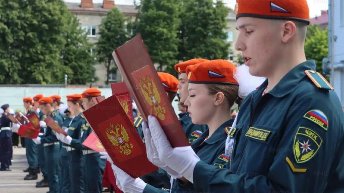 Более 300 кадетов МЧС, полиции и беспилотников приняли присягу в Чебоксарах