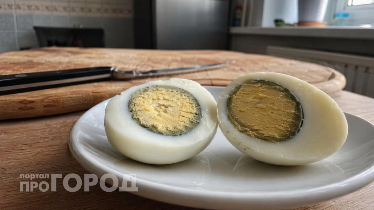 Что значит серый ободок вокруг желтка и можно ли есть такое яйцо