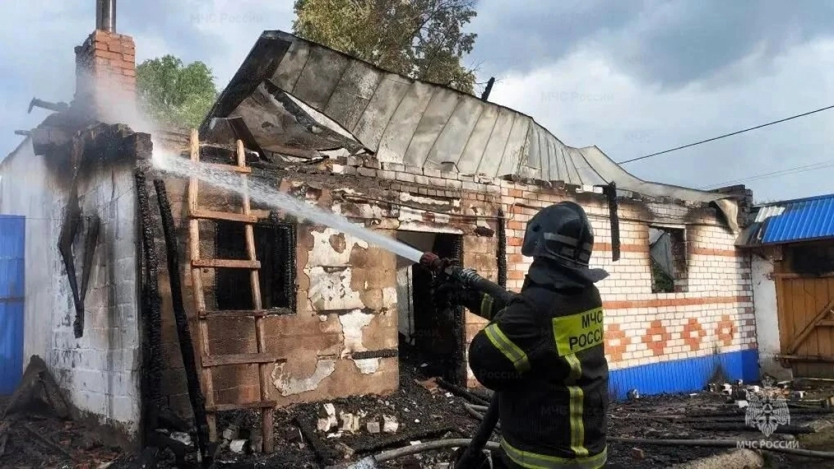 Три пожара за день: пенсионер из Цивильского района остался без дома
