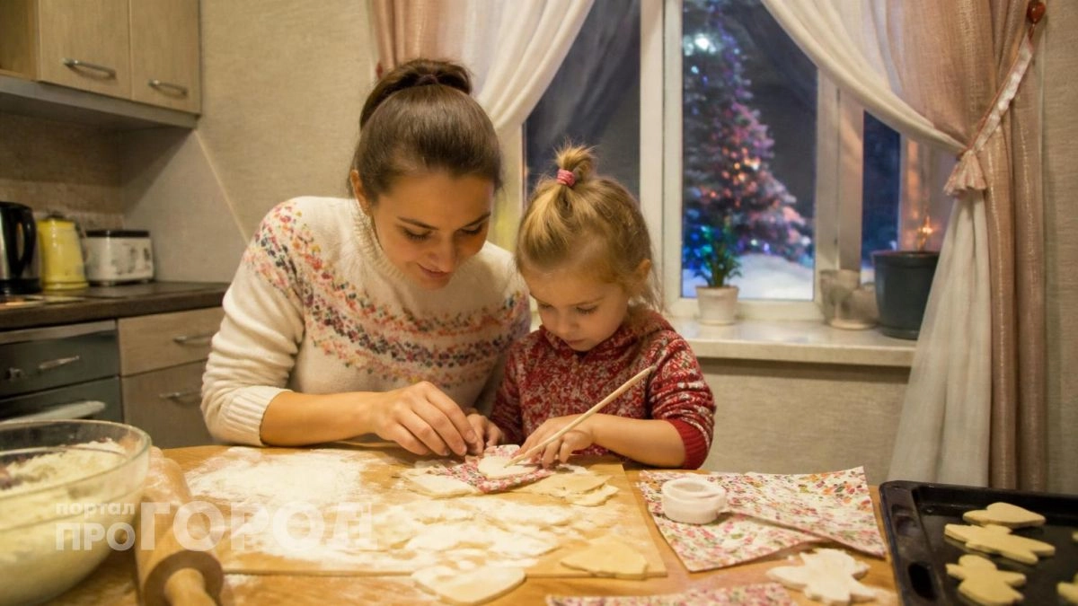 Делаю шикарные новогодние игрушки на елку из муки и салфеток за 1 рубль: справится даже ребенок