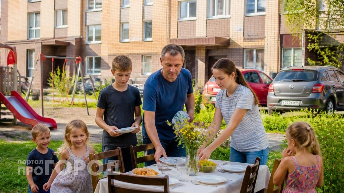 Многодетные отцы российского кино: 7 знаменитостей, которые решились на воспитание пяти и более детей
