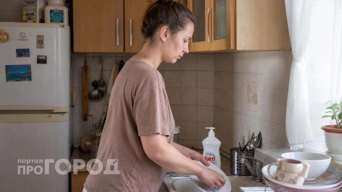 Хватит тратить кубометры воды на ополаскивание тарелок: секрет экономных горничных для идеальной чистоты
