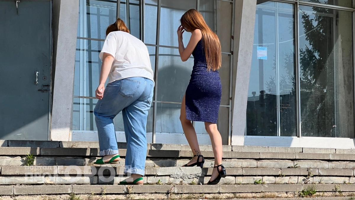 В них влюбятся все: стилист рассказал, какая обувь будет самой модной и популярной этим летом
