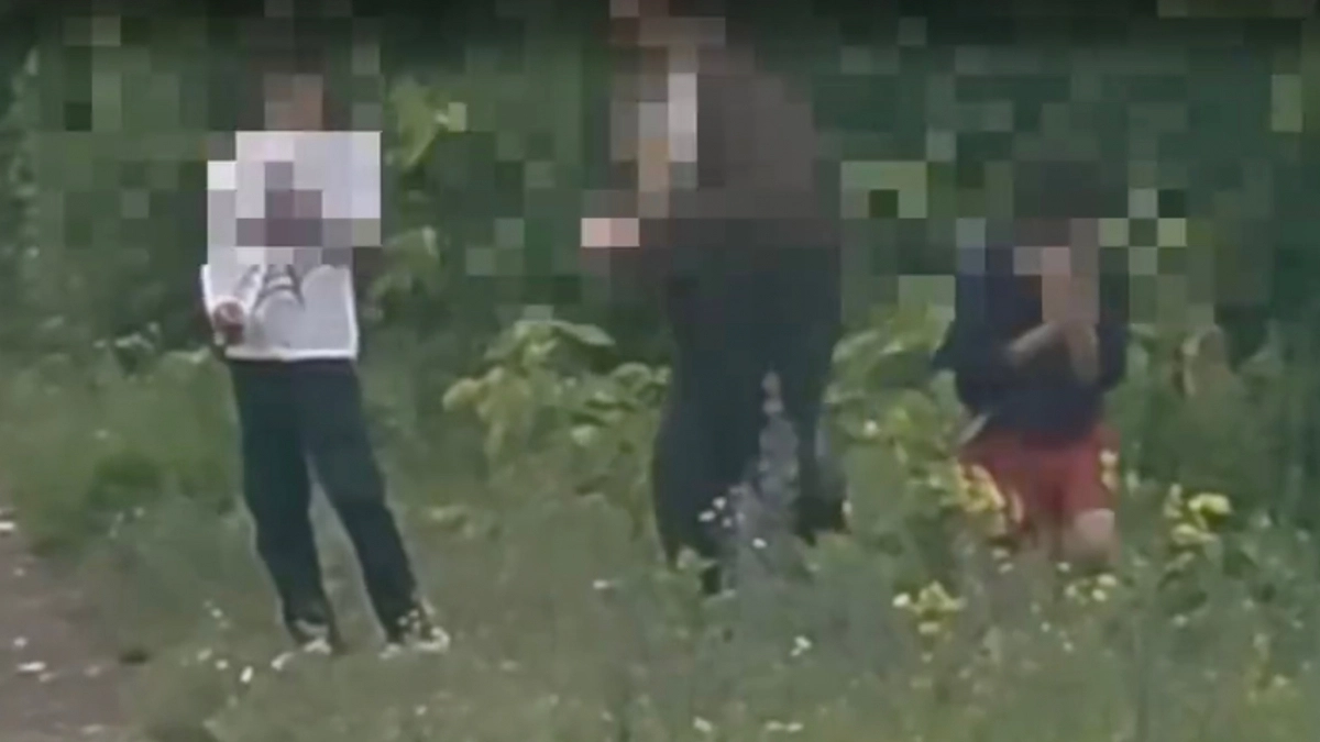 В Чувашии трое школьников устроили опасную проверку ж/д путей с помощью камней