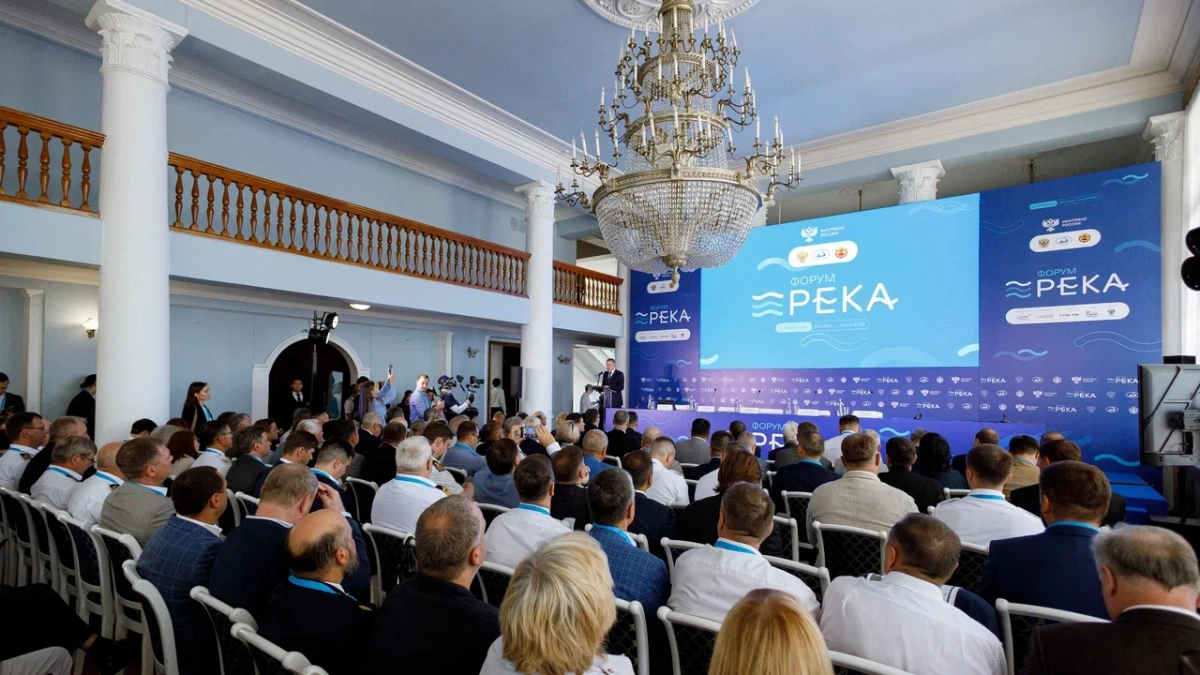 Олег Николаев: «На форуме "Река" в Чебоксарах определили, как будет развиваться внутренний водный транспорт»
