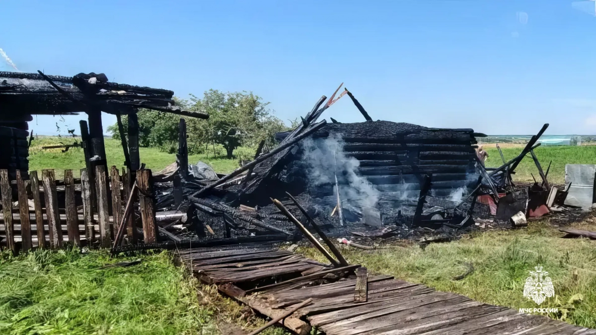 В чувашской деревне сгорели хозпостройки 89‑летнего пенсионера
