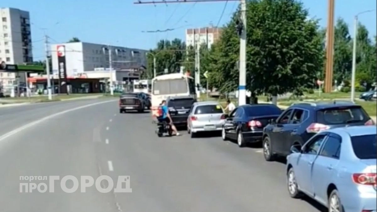Борьба с дефицитом бензина, развитие производства спецтехники и криминальные сводки: главные новости за 11 июля