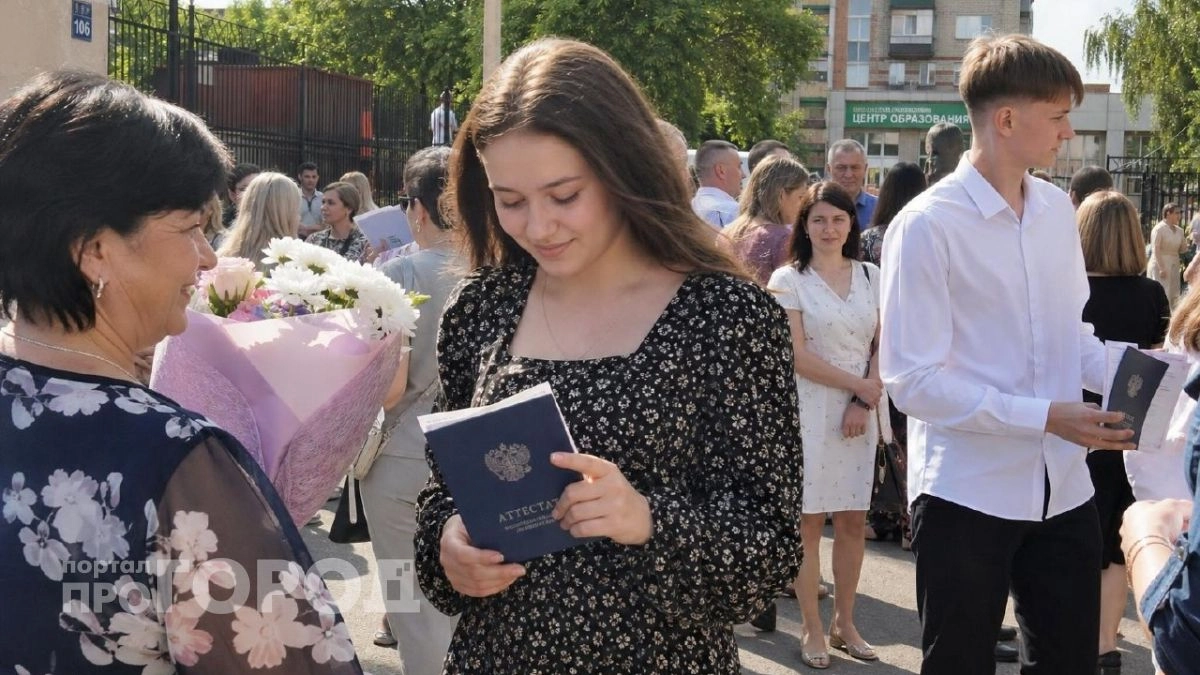 Проверка школ, судебные иски и происшествия: главные новости за 12 июля