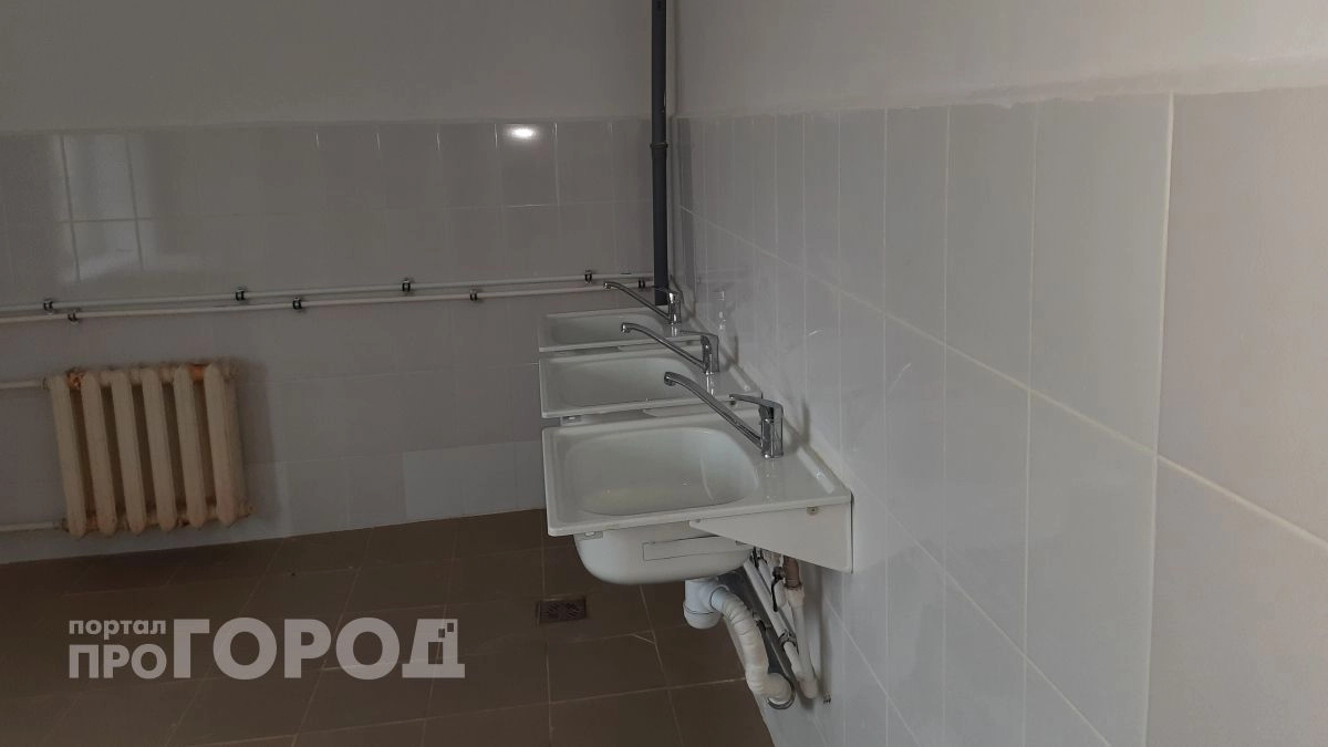 На заводе в Чебоксарах работница получила травму, поскользнувшись после душа 