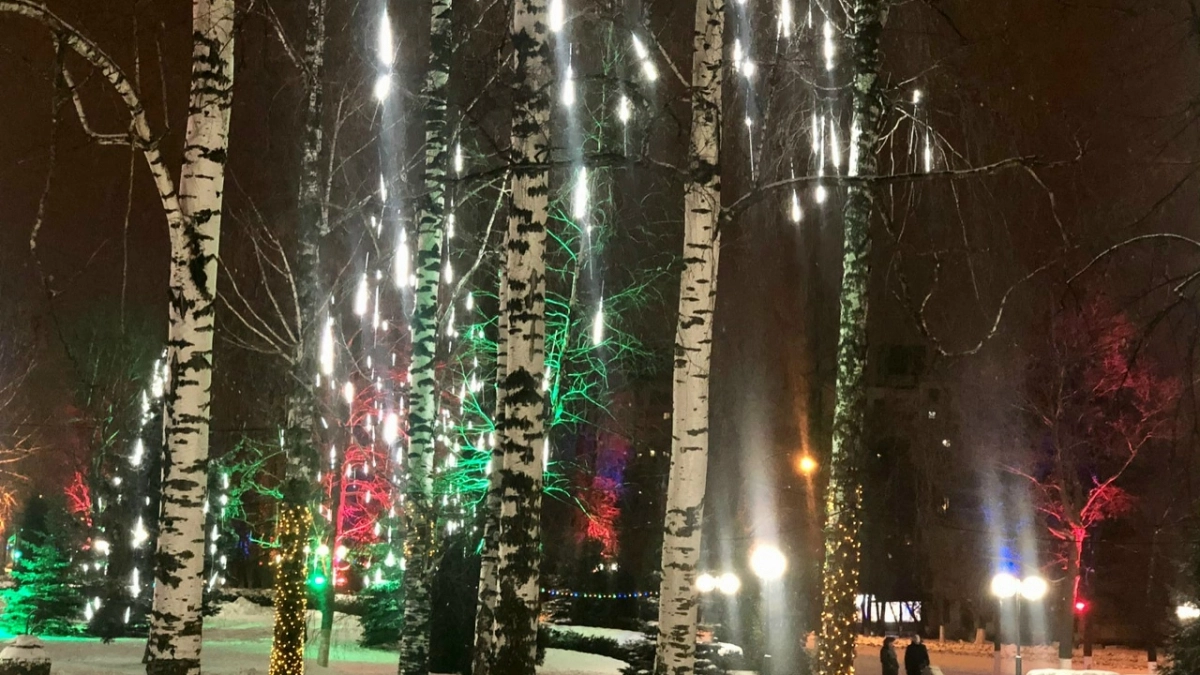 Каждому важно помнить. Чем опасна новогодняя гирлянда