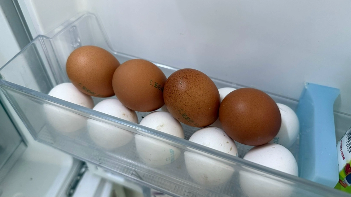 Свежесть и качество превыше всего: секреты выбора идеальных яиц в магазине