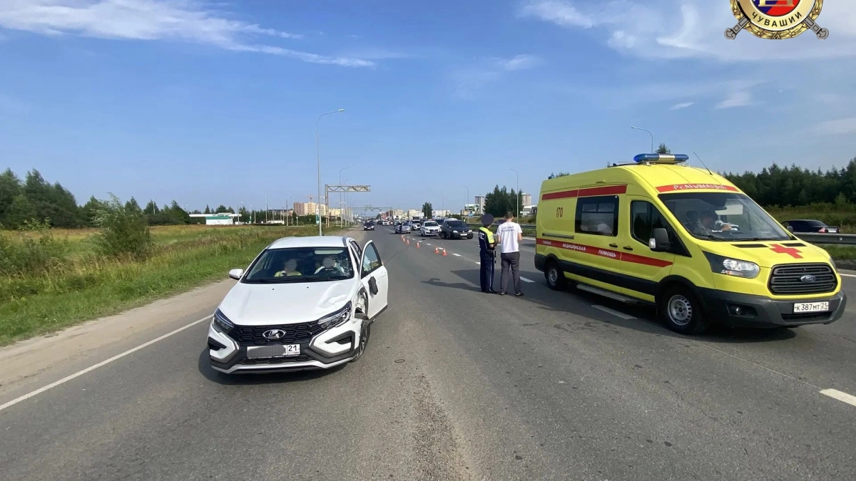 В Новочебоксарске насмерть сбили пассажира машины, которая остановилась из-за поломки