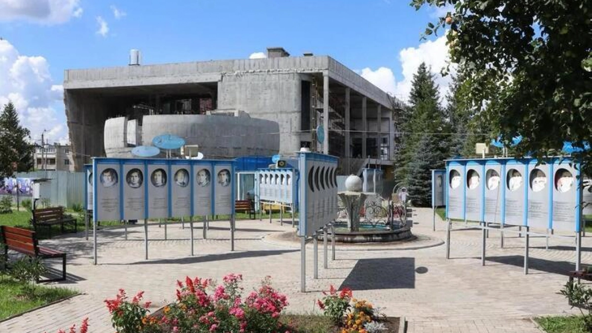 В Шоршелах завершают инженерные сети в комплексе Андрияна Николаева