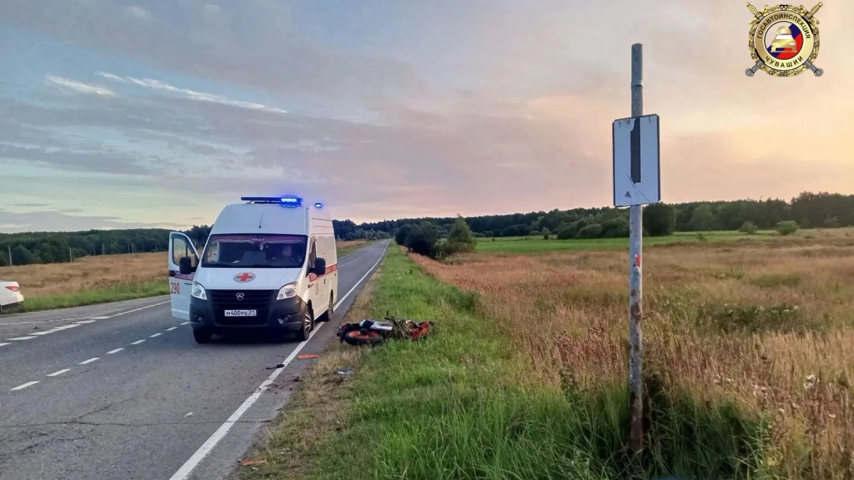 В Чувашии пенсионер на мотоцикле врезался в дорожный знак