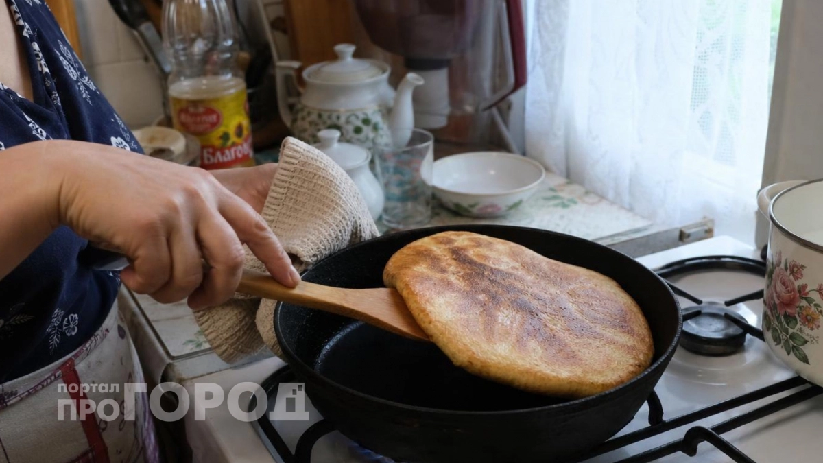Делаю роскошный хлеб без хлебопечки прямо на сковороде: получается пышная ароматная лепешка