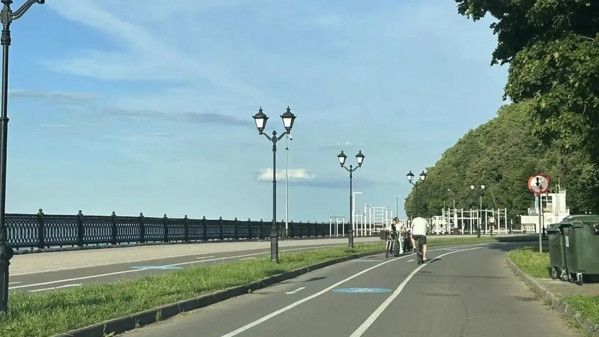 В Чебоксарах 13-летний самокатчик попал в больницу после столкновения с велосипедистом