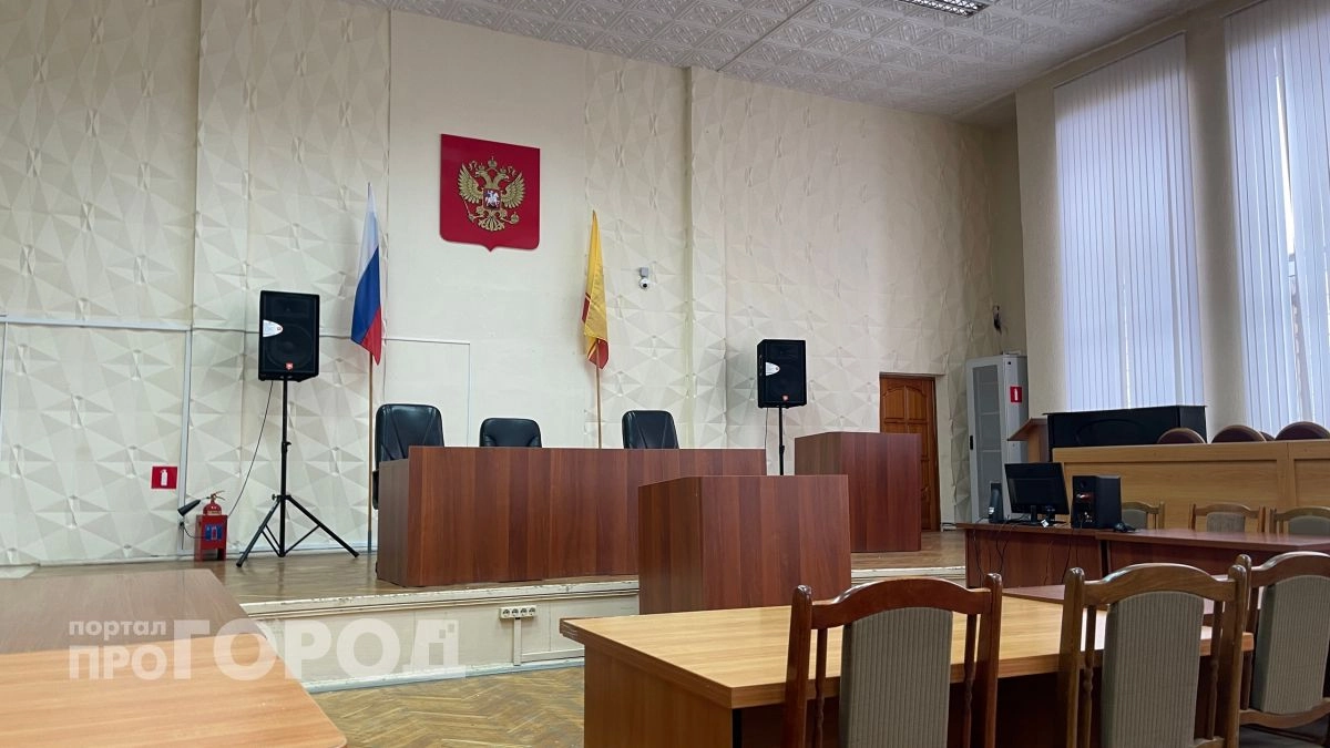У чебоксарца начали списывать деньги за чужие кредиты, оформленные на похожий паспорт