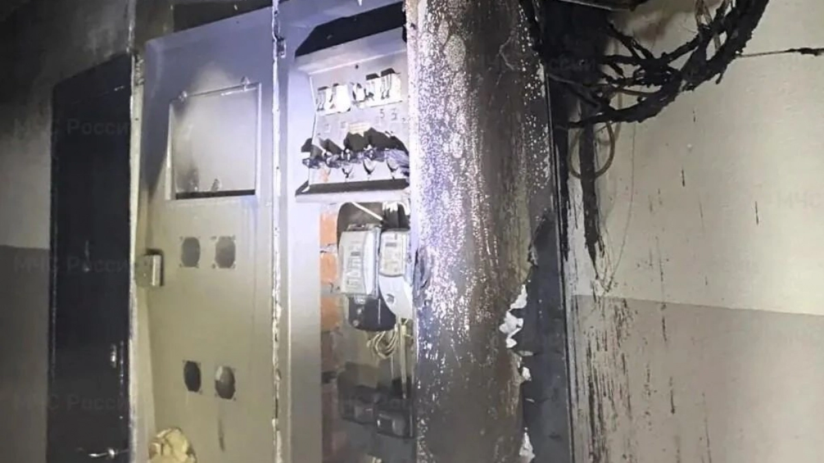 В Чебоксарской многоэтажке случился ночной пожар