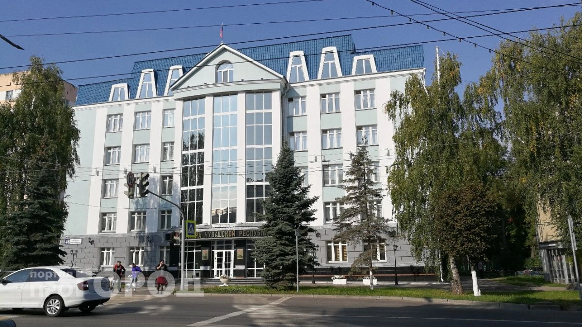 В Чувашии двое школьников избили сверстницу из-за места в раздевалке