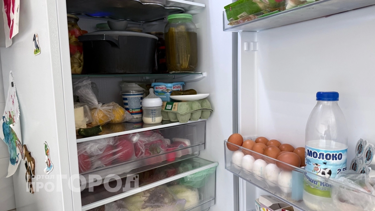 Убрала из холодильника неприятный запах без химии: просто поставила внутрь это