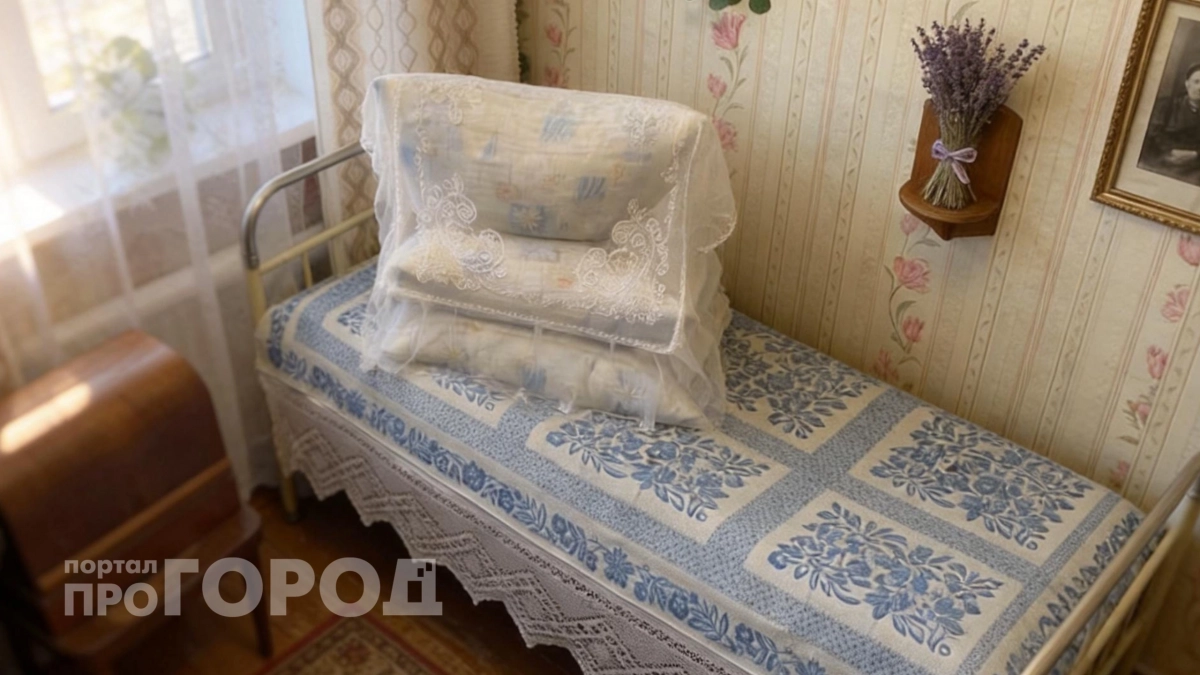 Зачем в СССР делали пирамиды из подушек