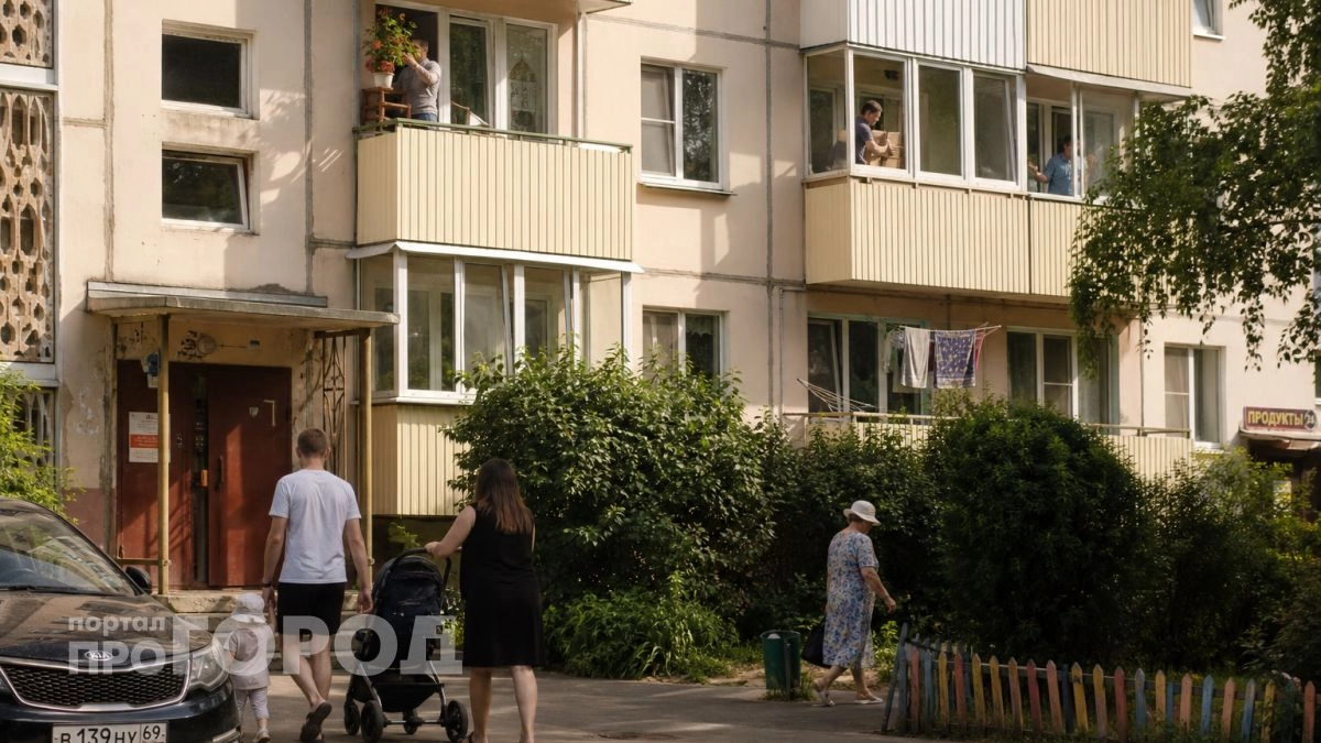 Балкон как склад для хлама уходит в прошлое: как превратить бесполезные метры в стильную зону отдыха