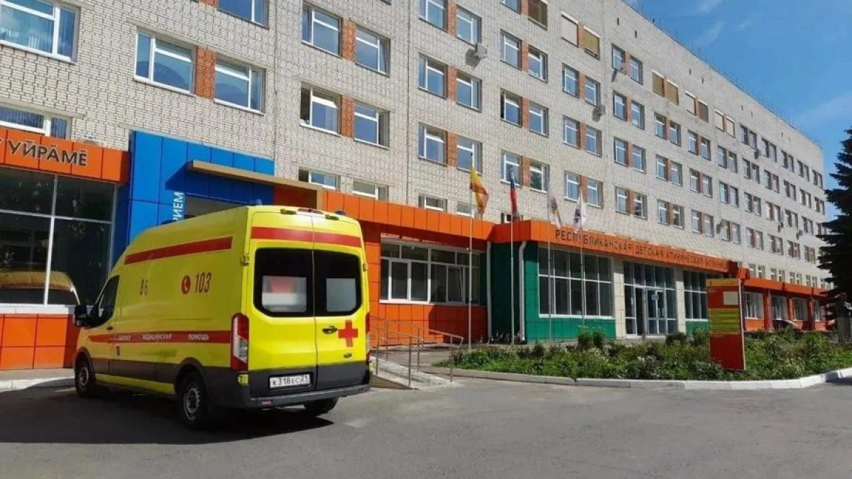 В Чувашии двухлетняя девочка приняла таблетки от давления за конфеты: ее госпитализировали в больницу