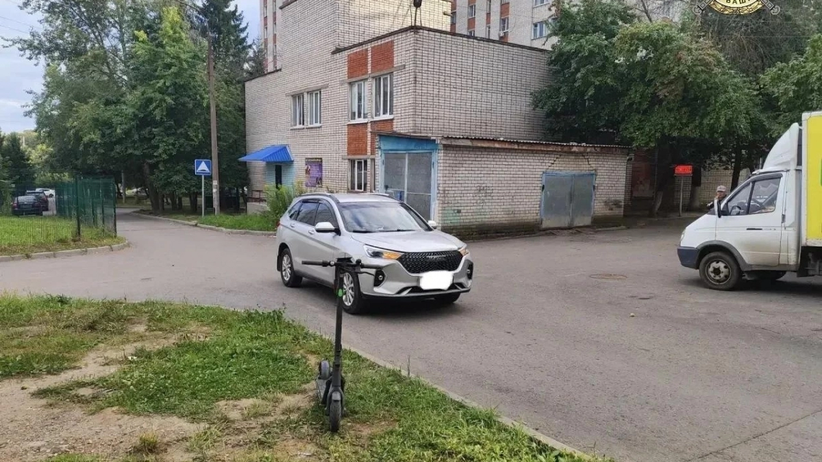 В Чебоксарах два ребенка попали под машину