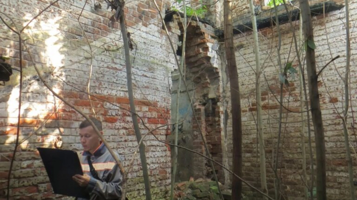 На руинах бывшего Дома пионеров в Чебоксарах начались исследовательские работы