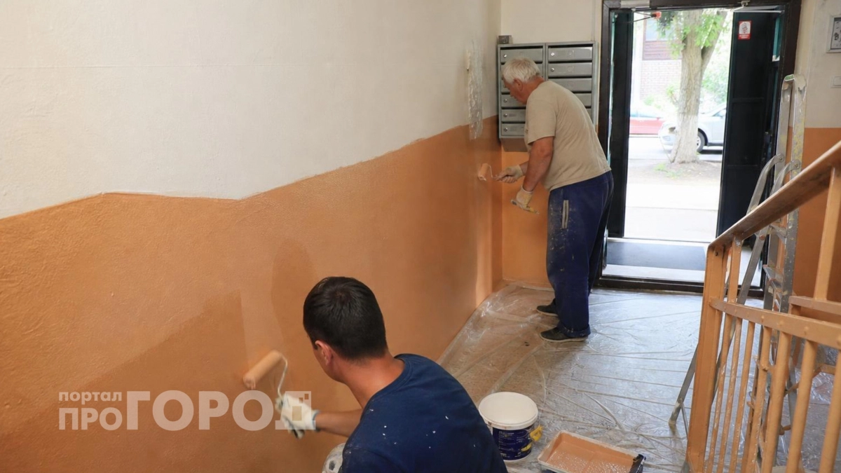Зачем в СССР красили нижнюю часть стен в подъездах: простое объяснение