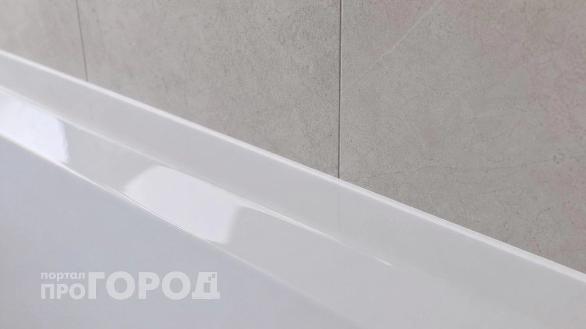 Забудьте про пластиковый уголок: 5 аккуратных способов закрыть стык у ванны без лишних затрат