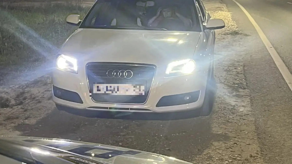 В Чебоксарах женщина за рулем Audi перепутала поворот и выехала на встречку